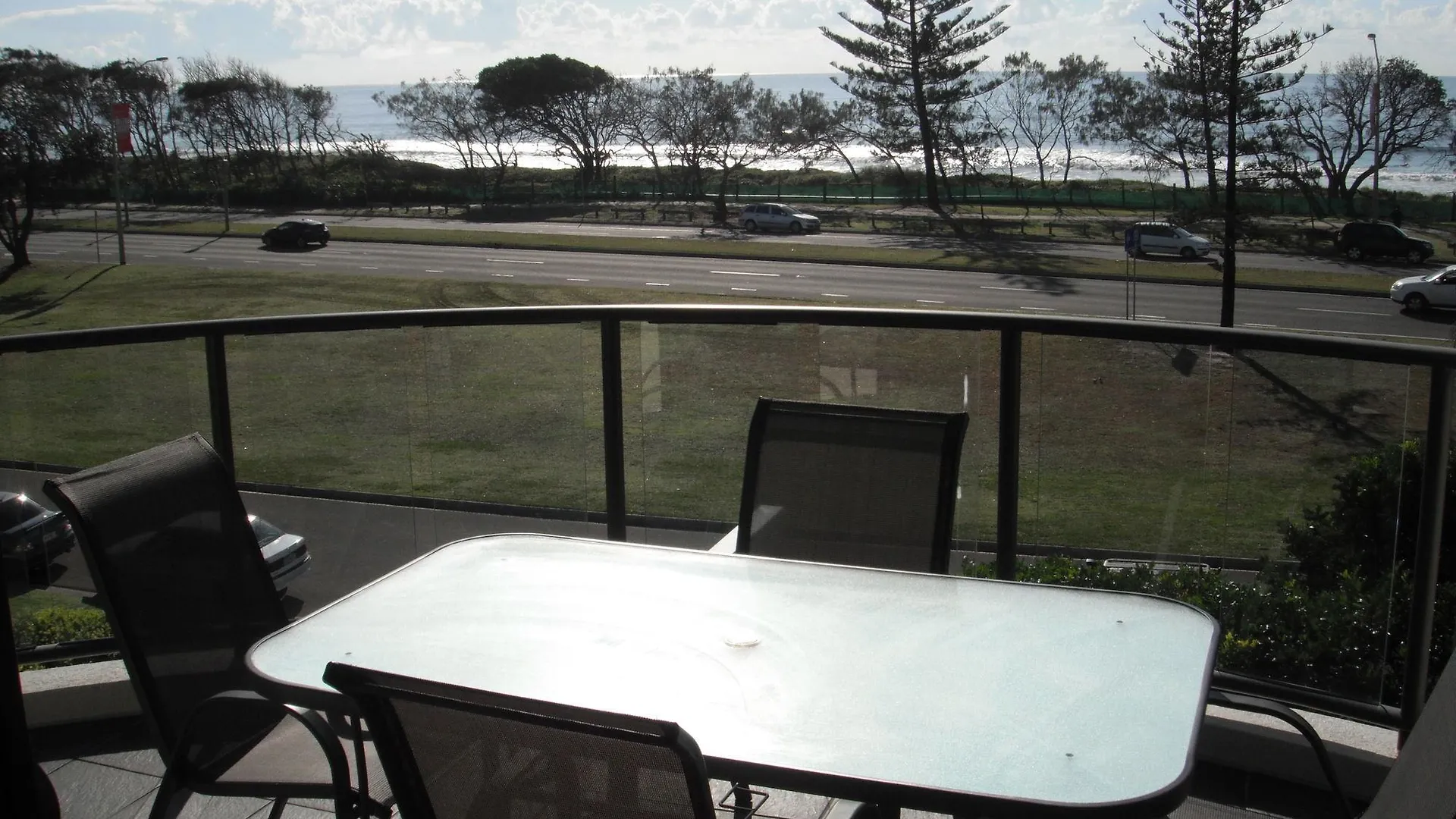 Resort Meridian Alex Beach Apartments Alexandra Headland